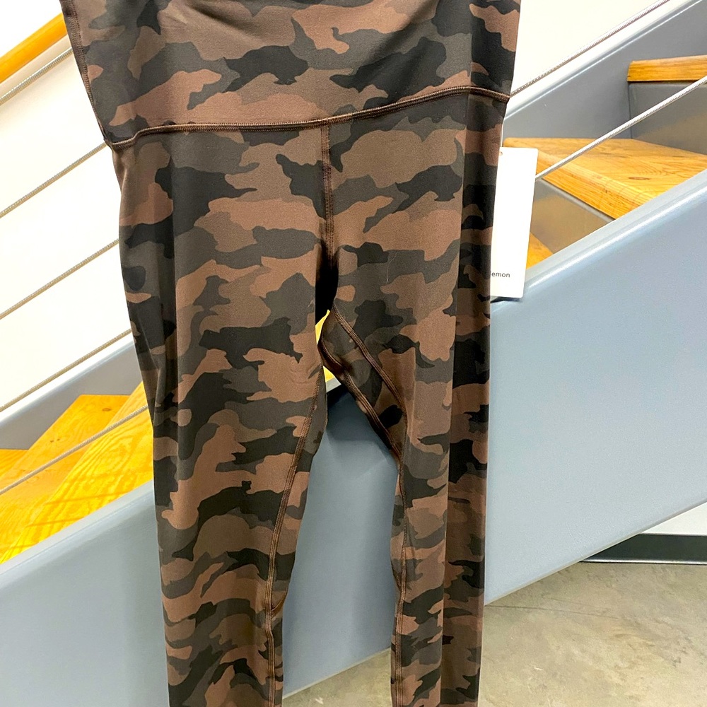 Lululemon align HR 25”